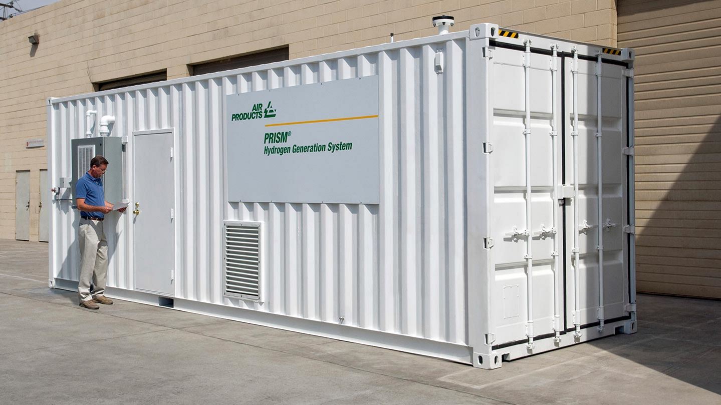 Containerized hydrogen plant on concrete slab